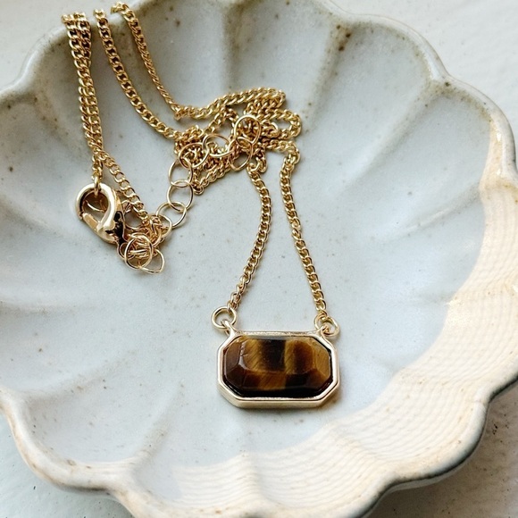 Geometric Gemstone Pendant Necklace (Purple, Brown, White, Blue) - Picture 7 of 13